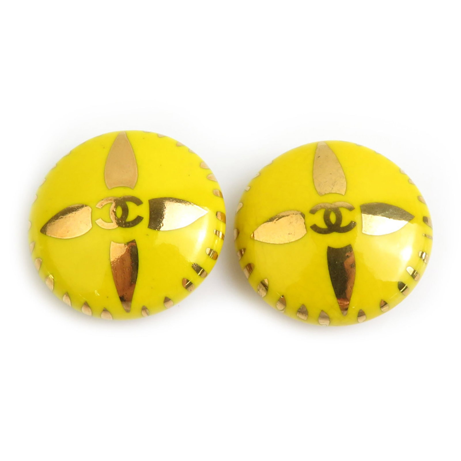 CHANEL Clip Earrings Gold Yellow: CHANEL Clip Earrings Gold Yellow Gold Yellow Clip Earrings by CHANEL, France, featuring a 35mm diameter. The item showcases visible wear, including scratches and scuffs, but remains fully functional.