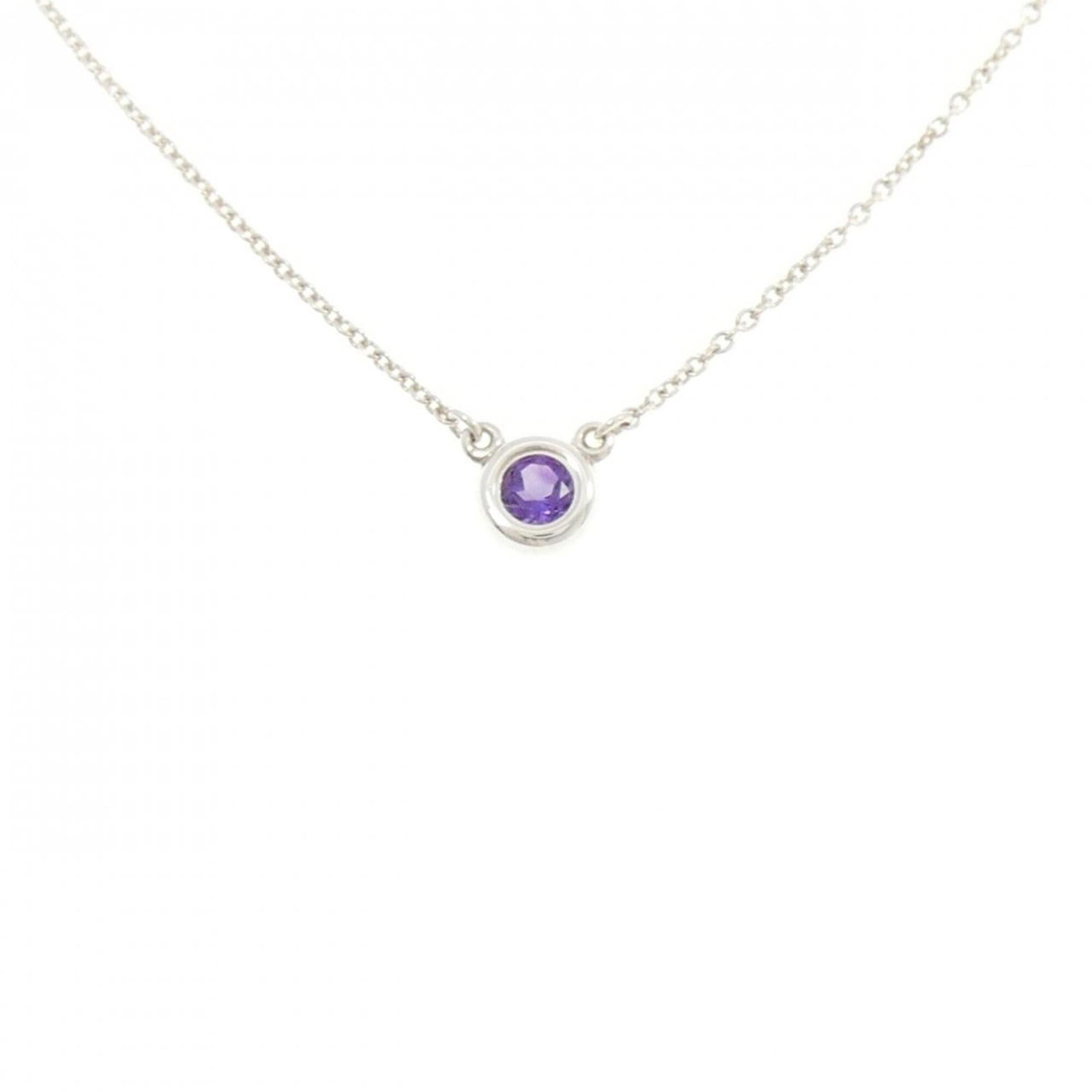 TIFFANY Silver 925: TIFFANY Silver 925 Silver 925 pendant on a necklace with a 41 cm circumference, bearing a Tiffany MPN, and a 5.8mm pendant size, in like new condition with only the faintest traces of wear. The