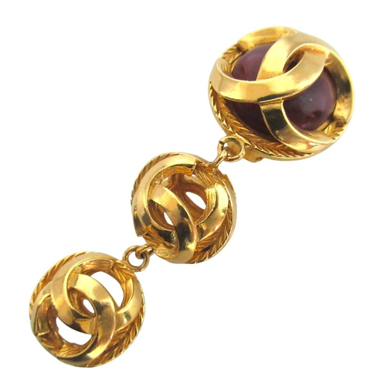 CHANEL Clip Earrings Gold: CHANEL Clip Earrings Gold Gold Clip Earrings by Chanel, featuring a sleek and timeless design, are available in this gently used condition. The earrings showcase minor signs of wear, with small scratc