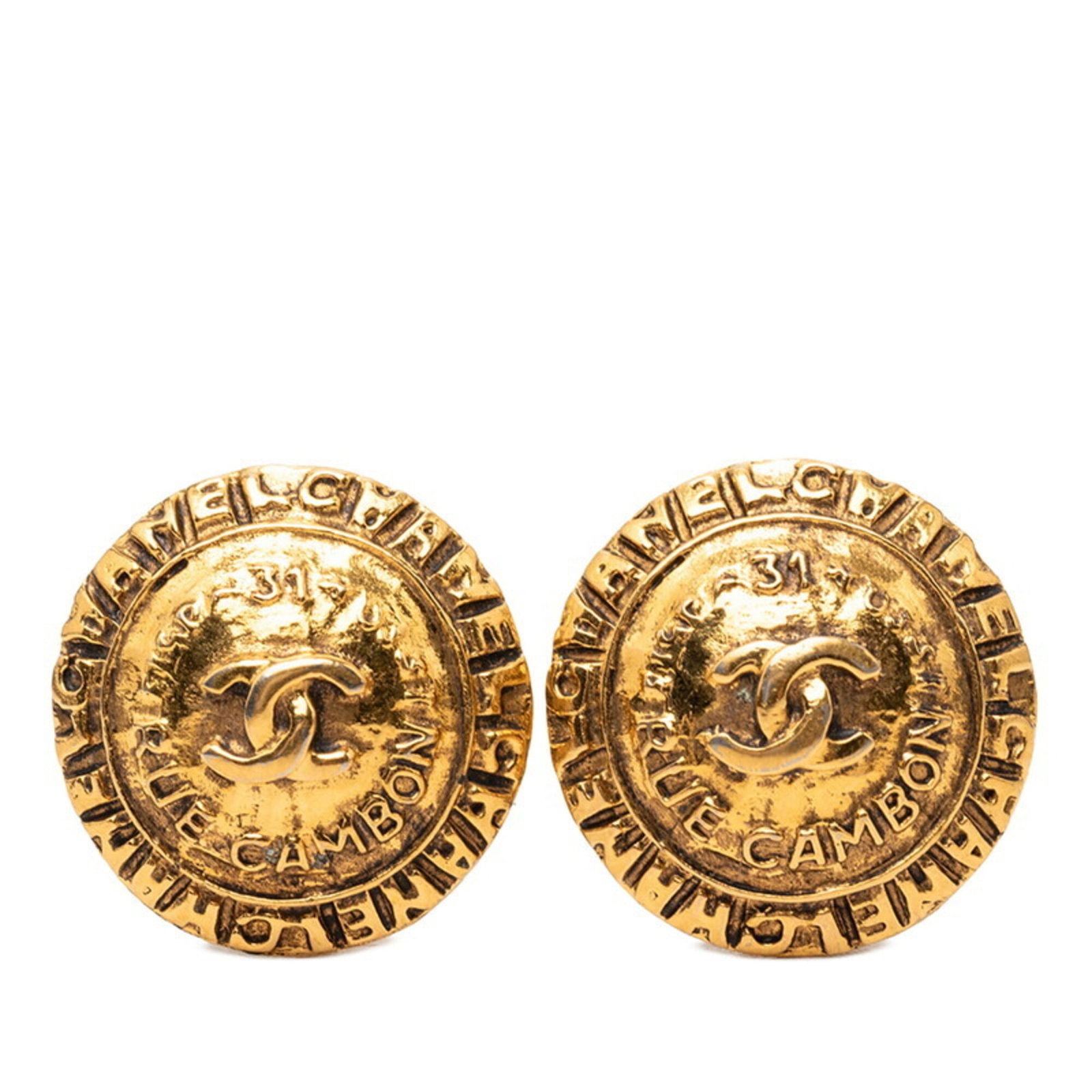 CHANEL Clip Earrings Gold: CHANEL Clip Earrings Gold Gold Clip Earrings from CHANEL, featuring a classic design with visible scratches and scuffs from previous wear. Made from gold, these clip earrings are in good condition, wi