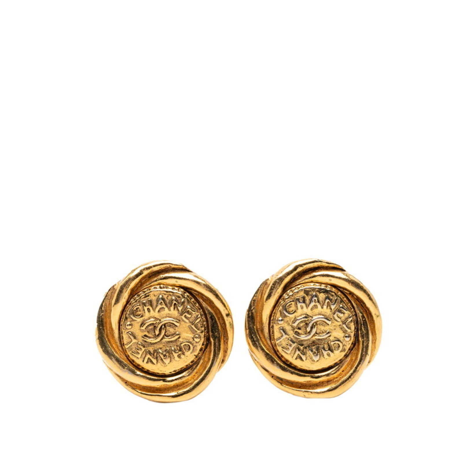 CHANEL Clip Earrings Gold Plating: CHANEL Clip Earrings Gold Plating Gold Plating Clip Earrings from CHANEL, featuring a subtle gold finish and a classic clip design. The earrings measure 27.90mm x 27.30mm and are made from gold platin