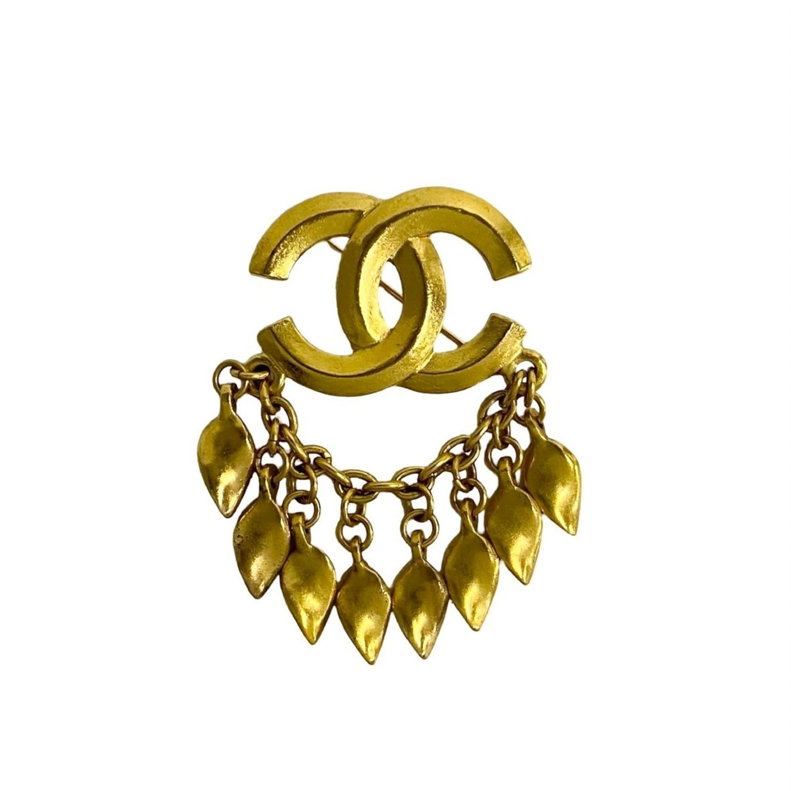 CHANEL Brooch Gold Plating: CHANEL Brooch Gold Plating Gold plating adds a touch of luxury to this CHANEL brooch, a stylish accessory that can elevate any outfit. The brooch measures 6.5cm x 4cm and features a gold plating finis
