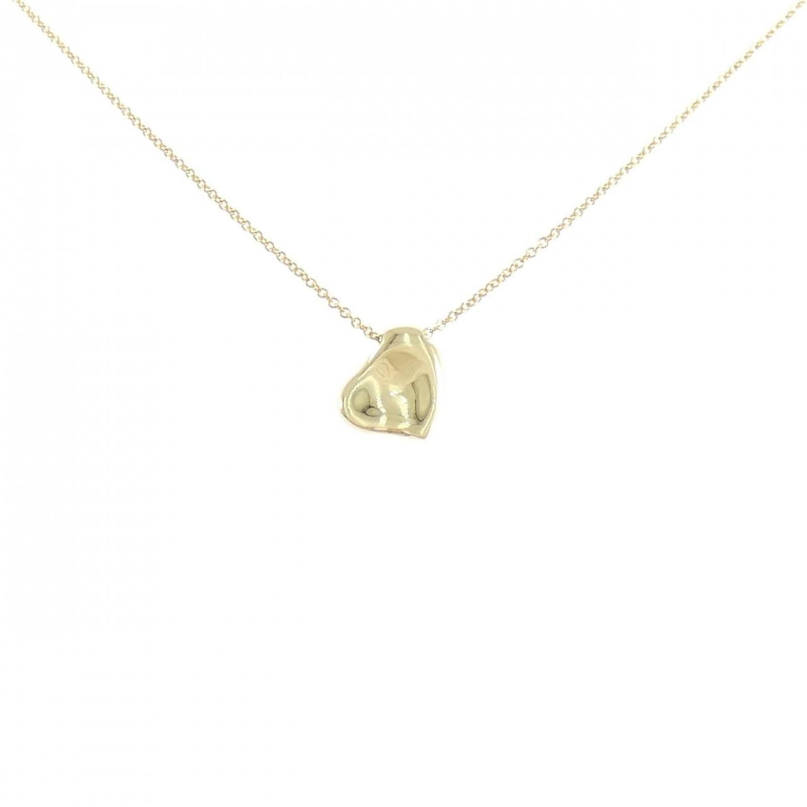 TIFFANY Yellow Gold (18K): TIFFANY Yellow Gold (18K) Yellow gold pendant from Tiffany, crafted in 18K, boasts a classic design. The necklace features a pendant of 11.6mm x 9.6mm size, suspended from a 41 cm / 16.14'' chain. In