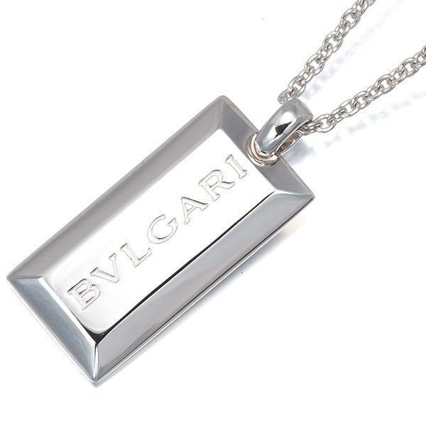 Bvlgari Necklace Ingot 18K 750 White Gold: Bvlgari Necklace Ingot 18K 750 White Gold Bvlgari's 18K white gold necklace ingot pendant is a sleek and modern design, crafted from high-quality 750 white gold. Weighing 17.5g, this 41cm long