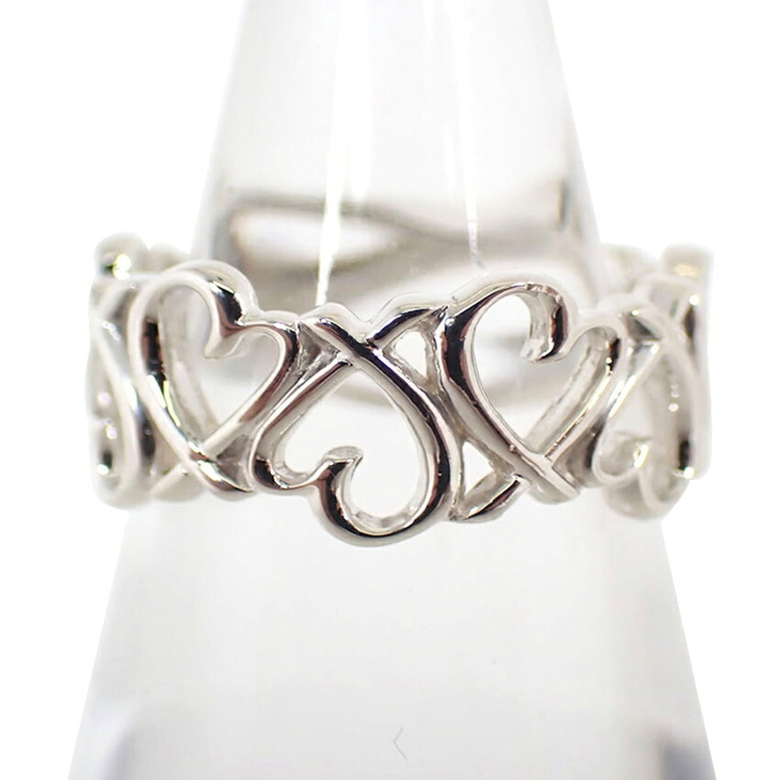TIFFANY Band Ring Sterling Silver 925: TIFFANY Band Ring Sterling Silver 925 Sterling silver 925 band ring from Tiffany, featuring a classic design. The ring is in very good condition, with minor signs of wear and small scratches or light 