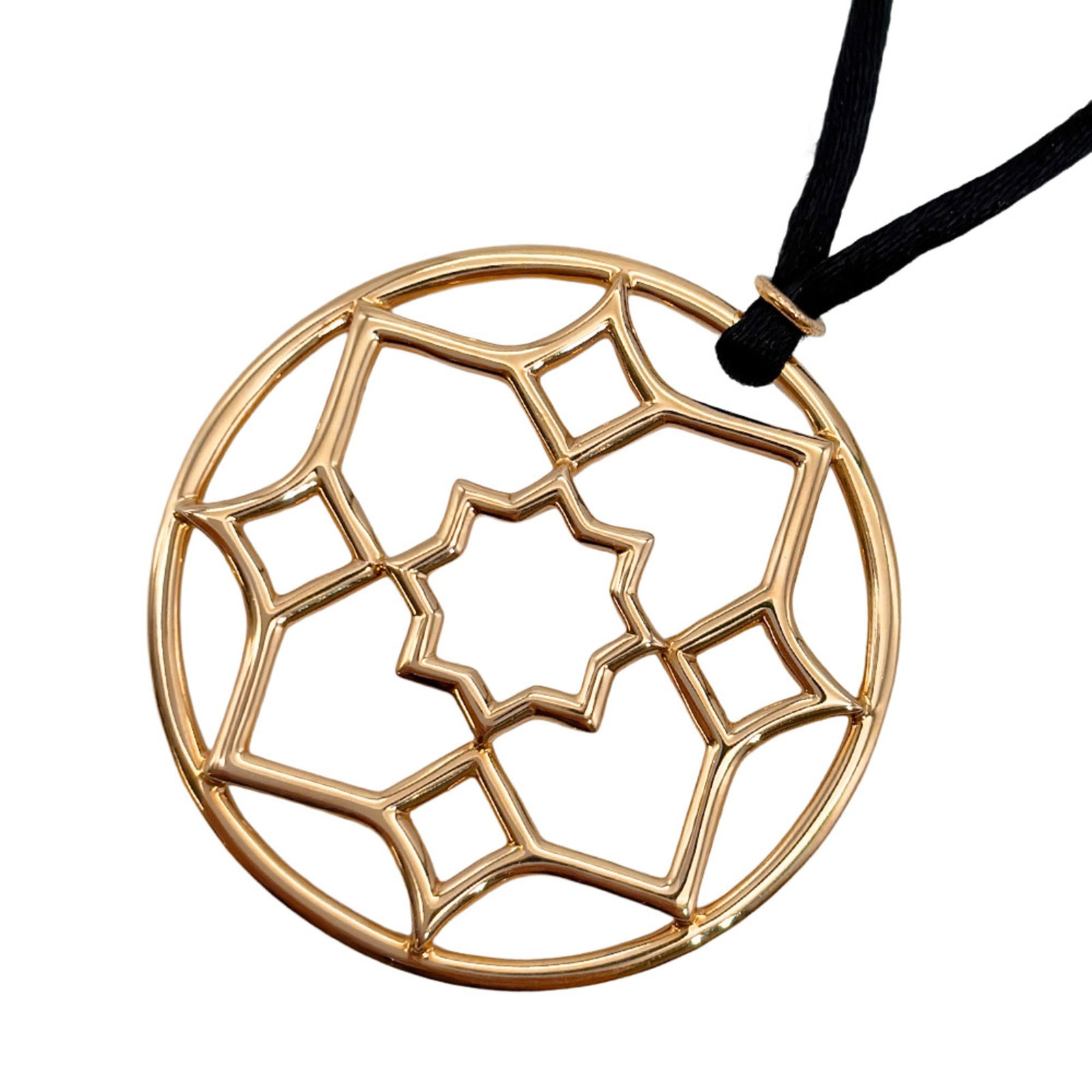 TIFFANY Pink Gold (18K): TIFFANY Pink Gold (18K) Pink gold (18K) Tiffany necklace with a 40mm x 40mm pendant, available in a 66 cm / 25.98'' circumference. This necklace features a subtle pink hue and bears a signature,