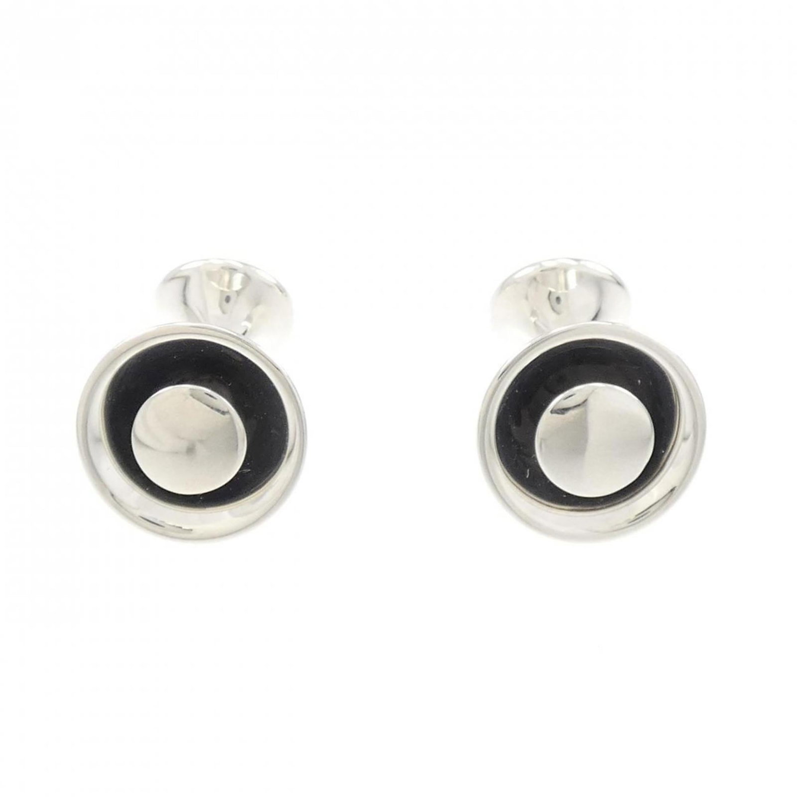 HERMES Cufflinks Silver 925: HERMES Cufflinks Silver 925 Silver 925 Hermes Cufflinks are crafted from high-quality silver, offering a touch of elegance to any outfit. Gently used with minor signs of wear, these cufflinks are pres