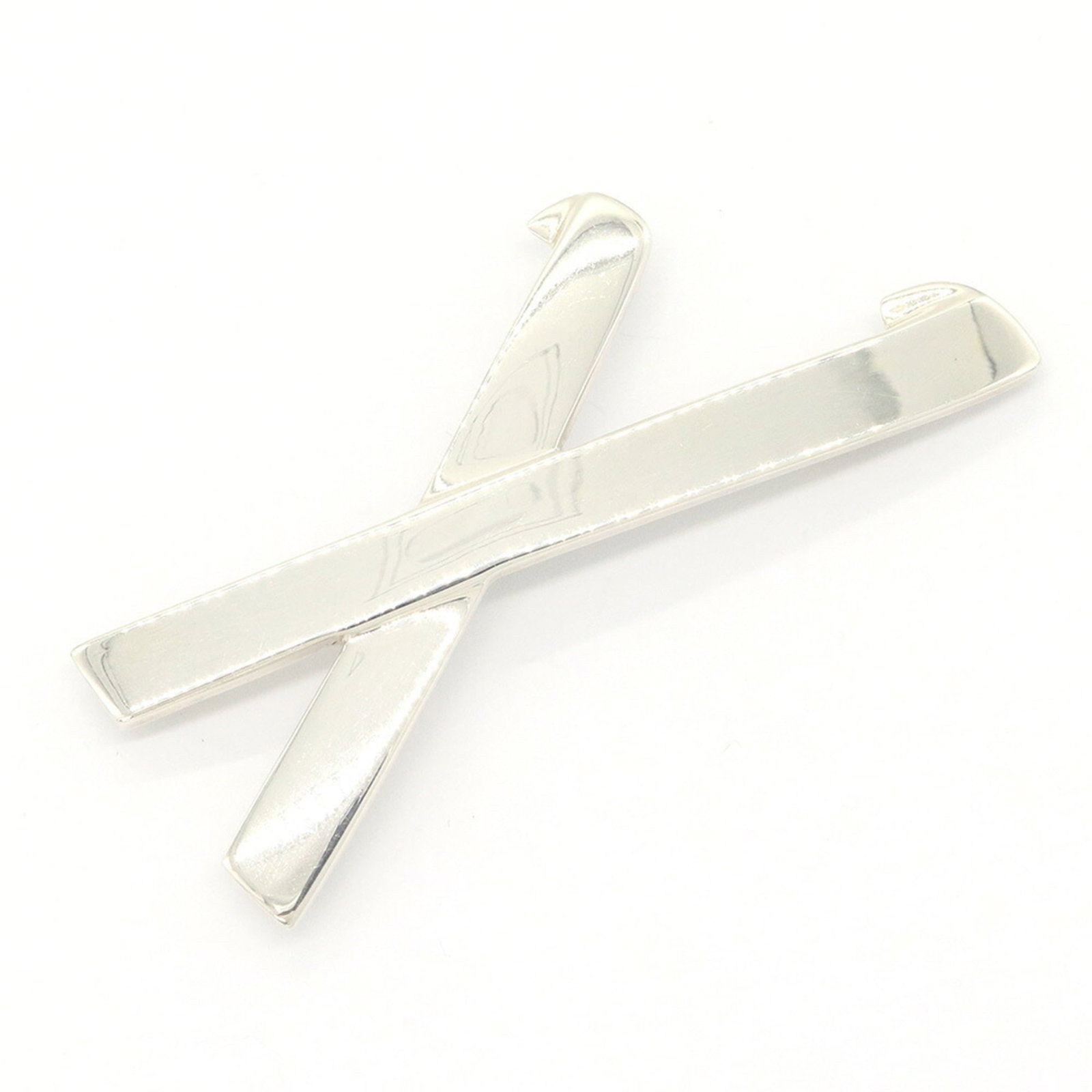TIFFANY Sterling Silver 925: TIFFANY Sterling Silver 925 Sterling silver 925 pendant from Tiffany, featuring a classic design. The pendant measures 66mm x 38mm and is made from high-quality silver. Gently used with minor signs
