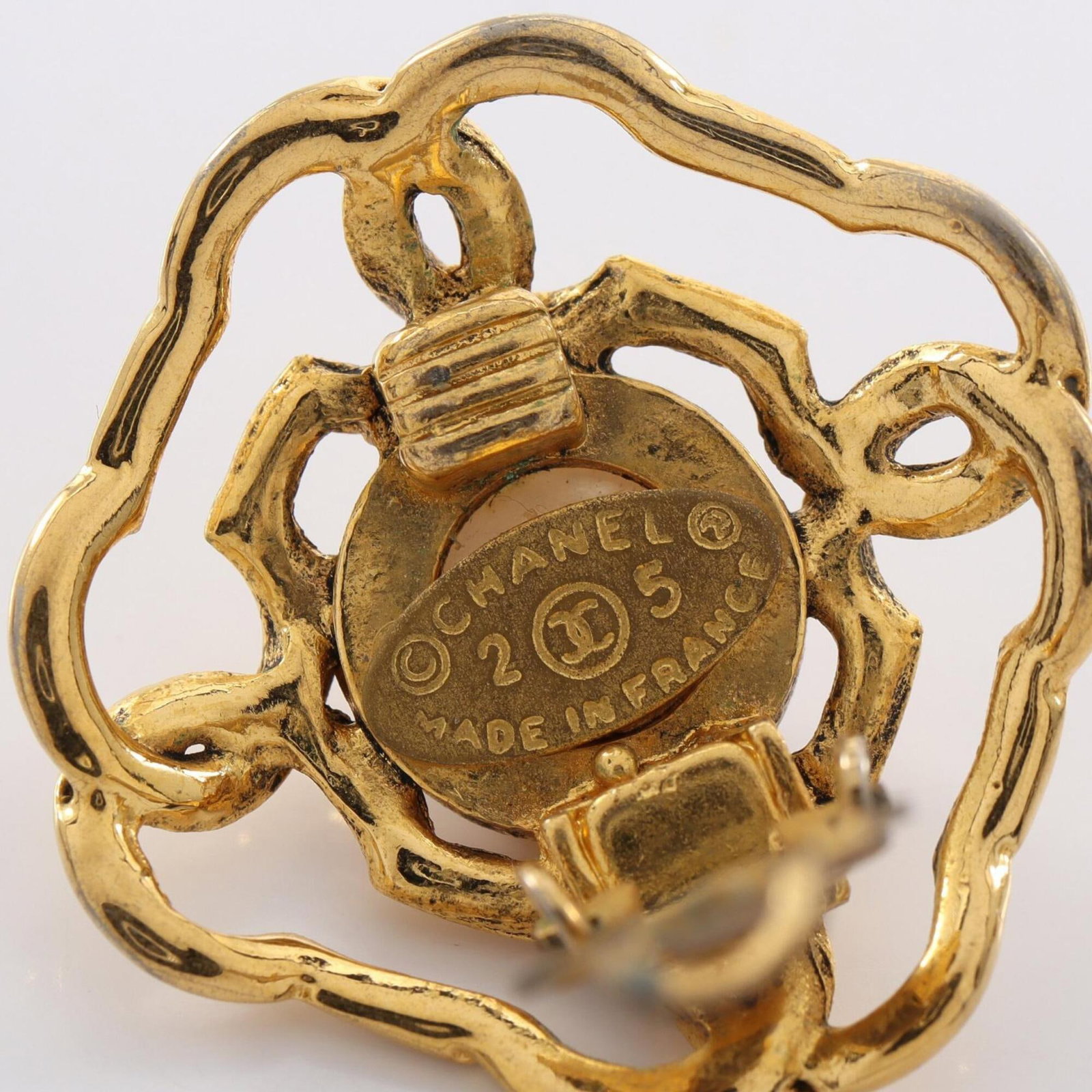 CHANEL Clip Earrings Gold Plating - 3