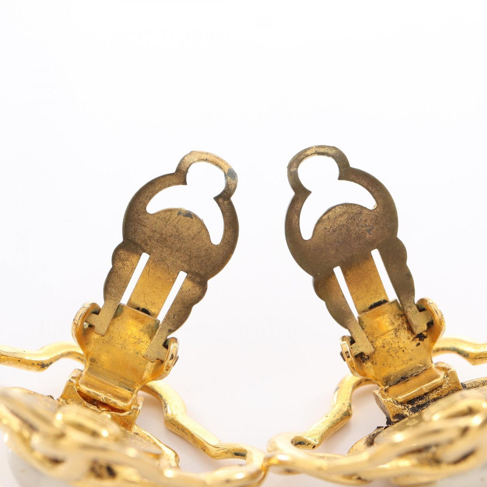 CHANEL Clip Earrings Gold Plating - 5