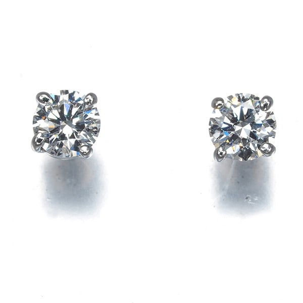 Tiffany&Co. Earrings Diamond 0.2Ct/0.2Ct Solitaire 950 Platinum: Tiffany&Co. Earrings Diamond 0.2Ct/0.2Ct Solitaire 950 Platinum Tiffany & Co.'s 950 platinum earrings showcase a stunning 0.2ct diamond solitaire, expertly crafted in a sleek stud design. The