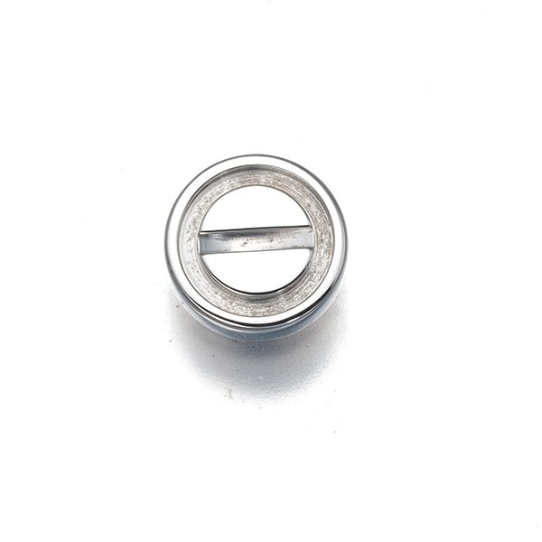 Cartier Single Earring Love 18K 750 White Gold: Cartier Single Earring Love 18K 750 White Gold Single Earring Love by Cartier in 18K White Gold. This elegant stud earring features a diameter of approximately 7.2mm and is crafted from 18K / 750 / Wh
