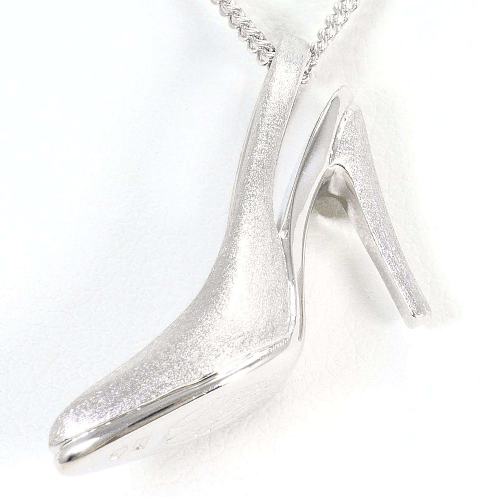 White Gold (18K) - 2
