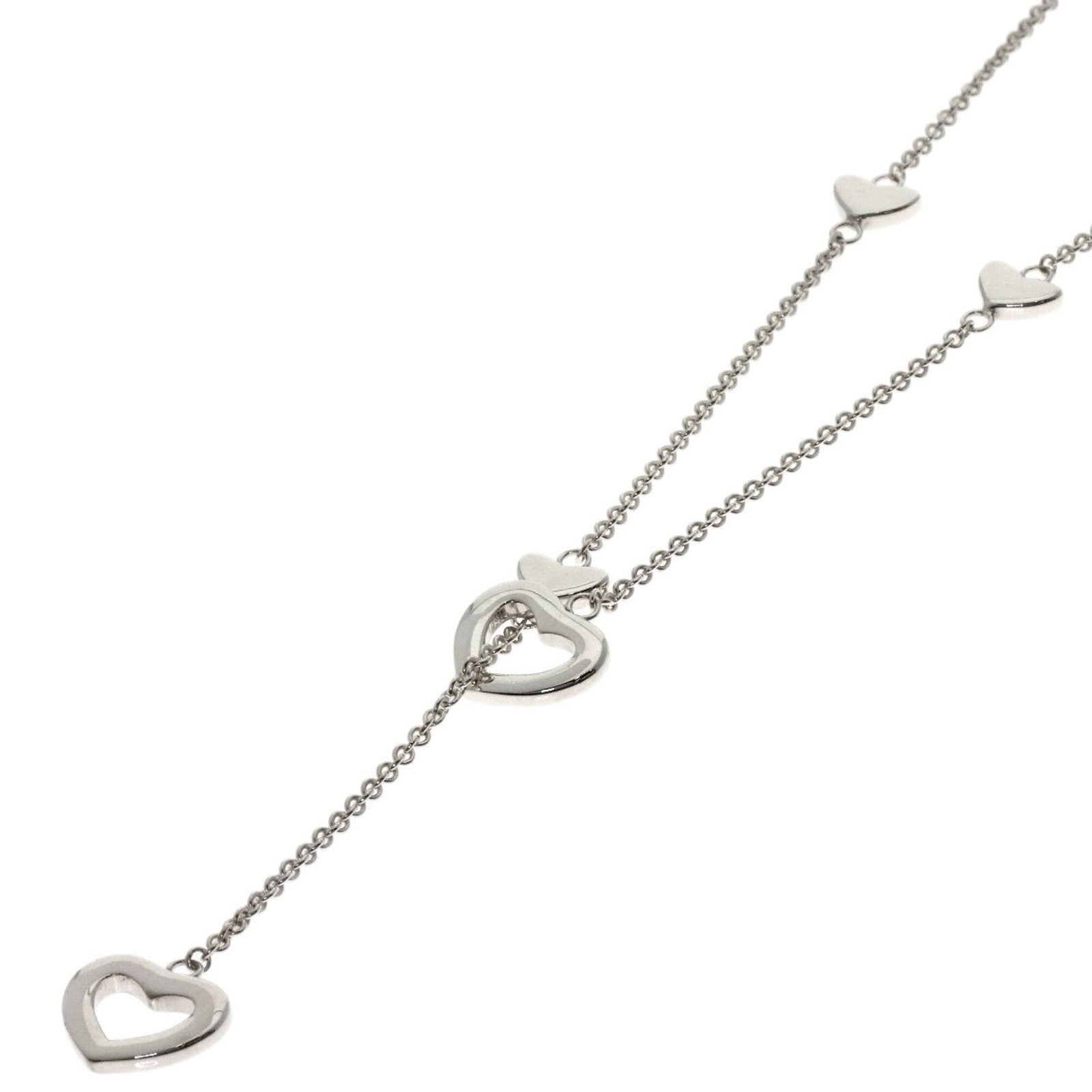 TIFFANY Silver Necklace: TIFFANY Silver Necklace Tiffany Silver Necklace, a beautiful piece of jewelry featuring a silver pendant with a 10.2mm x 11.5mm size, available in a 48 cm / 18.89'' circumference. This gently used nec