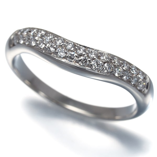Bvlgari Ring Diamond Corona Paved Us5-5.25 950 Platinum: Bvlgari Ring Diamond Corona Paved Us5-5.25 950 Platinum Bvlgari's 950 platinum ring features a stunning diamond coronet pav? set, showcasing the luxury brand's signature craftsmanship. This 4.8g
