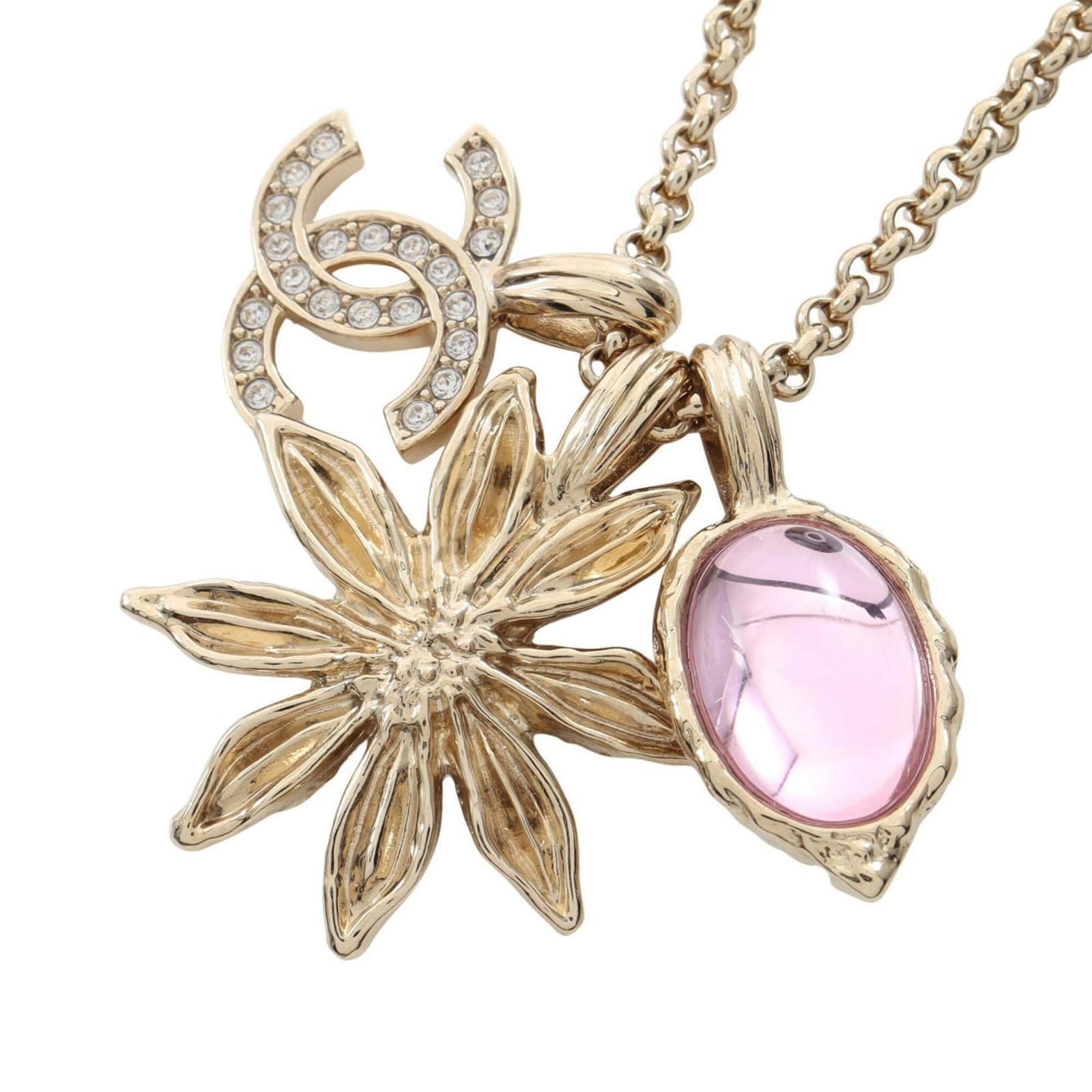 CHANEL Gold Plating Rhinestone: CHANEL Gold Plating Rhinestone Gold plating and clear rhinestones adorn this elegant Chanel necklace, adding a touch of luxury to any outfit. The necklace's 79 cm circumference and 38mm x 36mm pendant