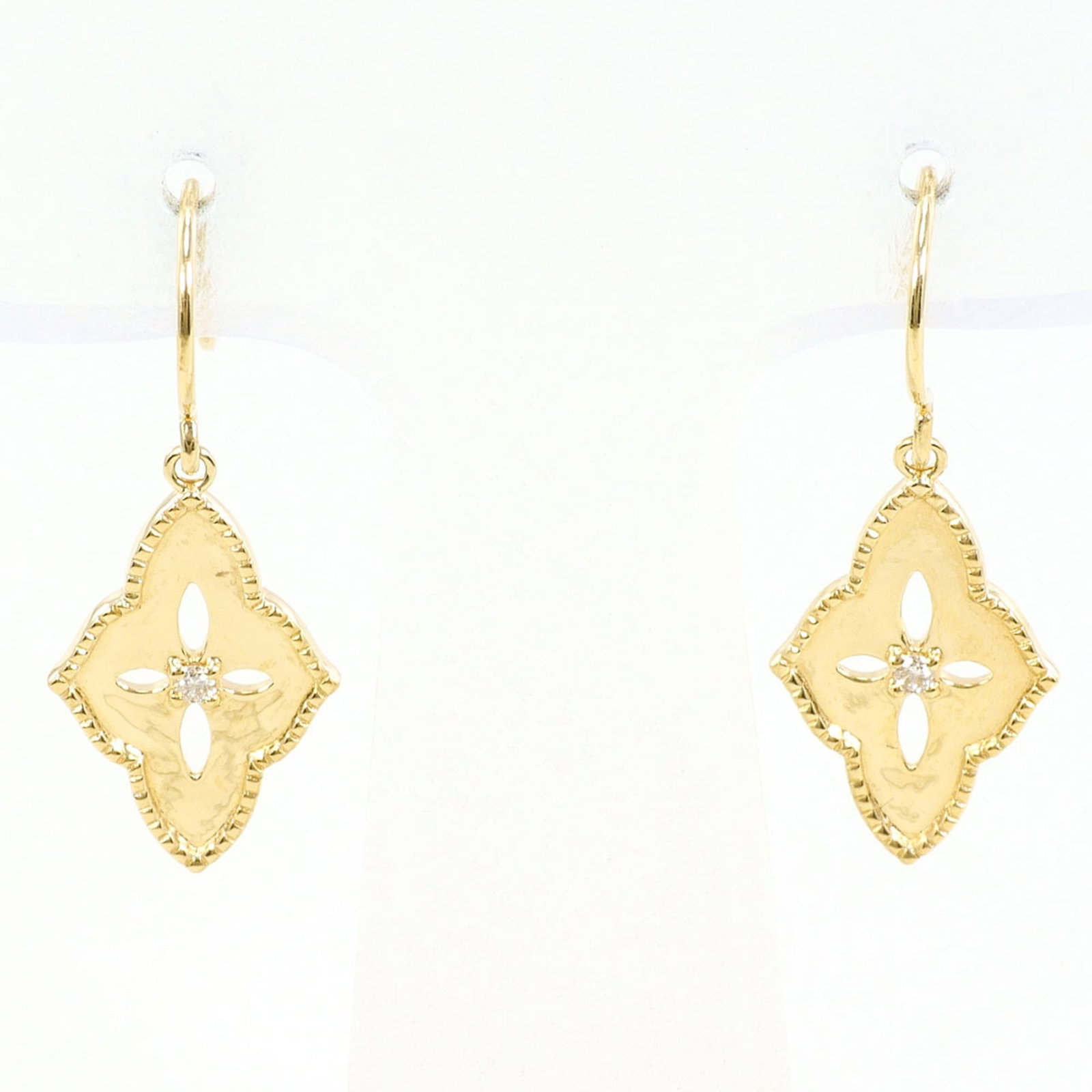 Drop Earrings Yellow Gold (10K): Drop Earrings Yellow Gold (10K) Drop earrings in 10K yellow gold, featuring a diamond stone, weigh 1.1g and are made from high-quality gold. In excellent condition, with only the faintest traces of