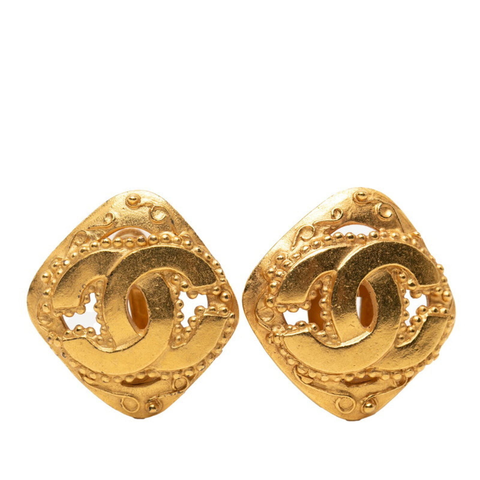 CHANEL Clip Earrings Gold Plating: CHANEL Clip Earrings Gold Plating Gold plating and sleek design make these CHANEL Clip Earrings a stylish addition to any outfit. With visible wear and minor scratches, these earrings have a worn-in