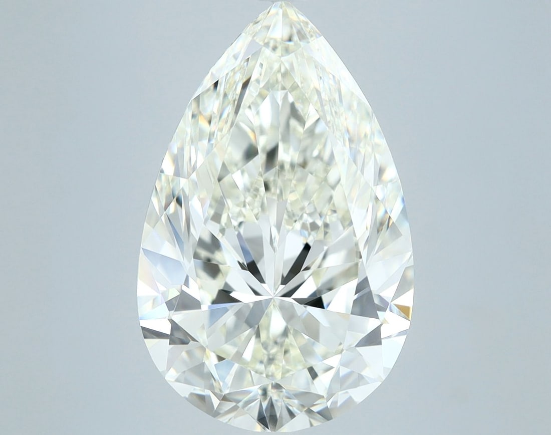 IGI Pear 7.06ct I IF - Loose Natural Diamond: IGI Pear 7.06ct I IF - Loose Natural Diamond 7.06ct IGI-certified I IF natural diamond, boasting an EX polish and symmetry, is a stunning example of a high-quality loose diamond. Its exceptional