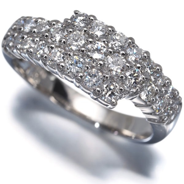 Diamond 1.00Ct 3-Row Ring 900 Platinum: Diamond 1.00Ct 3-Row Ring 900 Platinum 900 Platinum Diamond 1.00Ct 3-Row Ring is a striking piece featuring a natural diamond set in a platinum band. The 1.00ct diamond is showcased in a 3-row design,