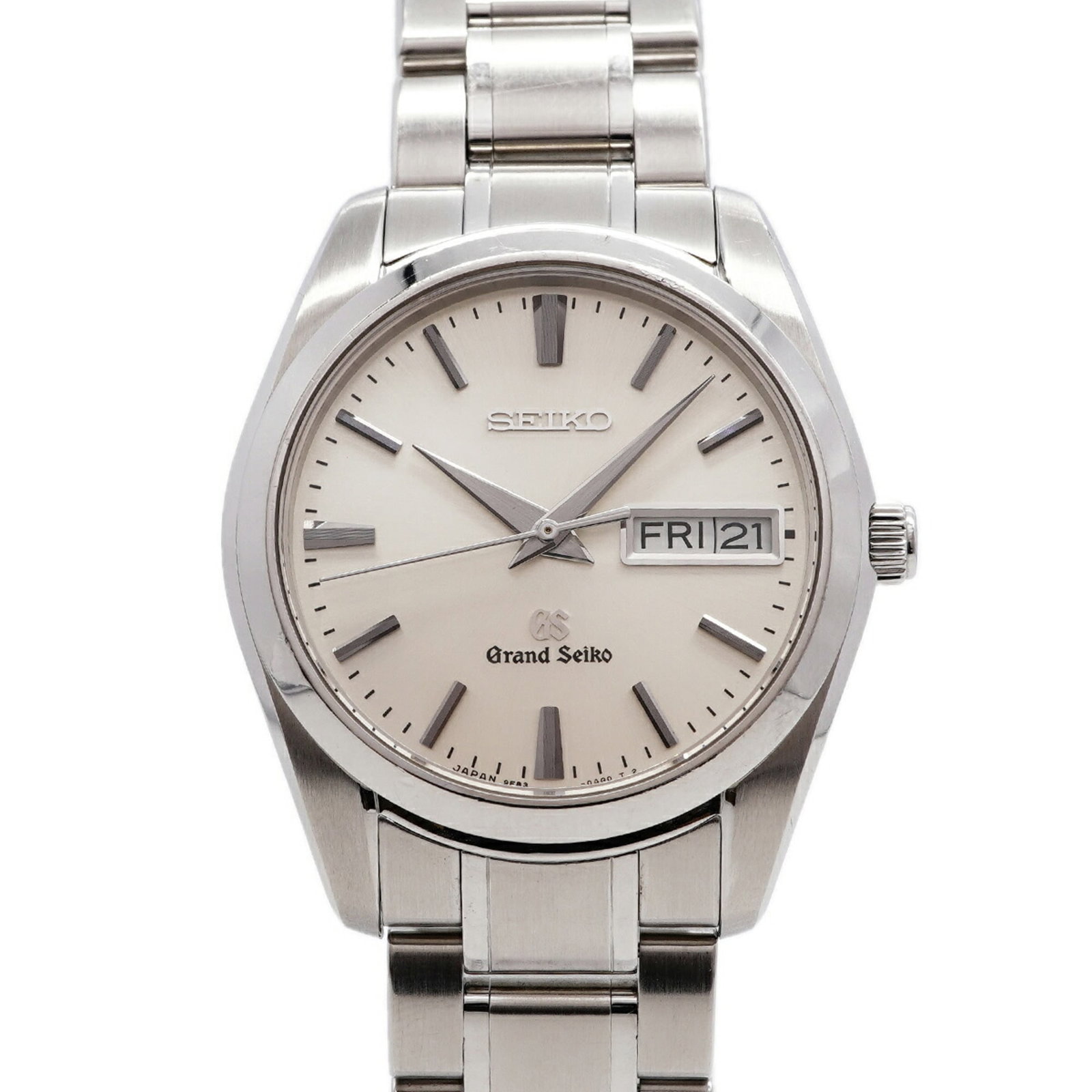 SEIKO Wristwatch Stainless Steel: SEIKO Wristwatch Stainless Steel Stainless steel band adds a touch of durability to this silver-toned quartz wristwatch, featuring a 37mm case diameter and 19.5cm strap length. The watch bears visible