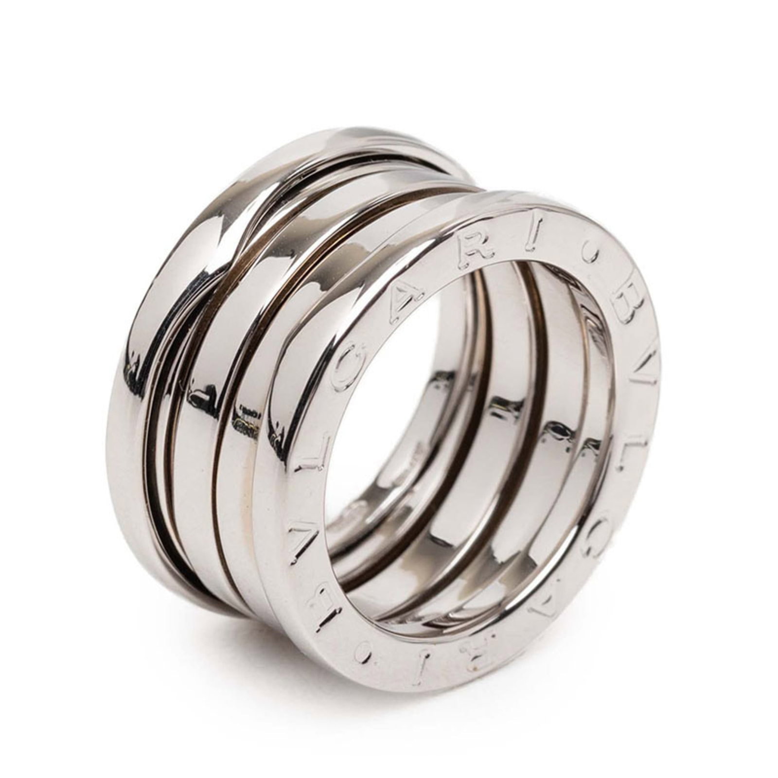 BVLGARI Band Ring White Gold (18K): BVLGARI Band Ring White Gold (18K) The BVLGARI Band Ring White Gold (18K) is a stunning piece of jewelry featuring 18K white gold craftsmanship. With its elegant design and minor signs of wear, this g