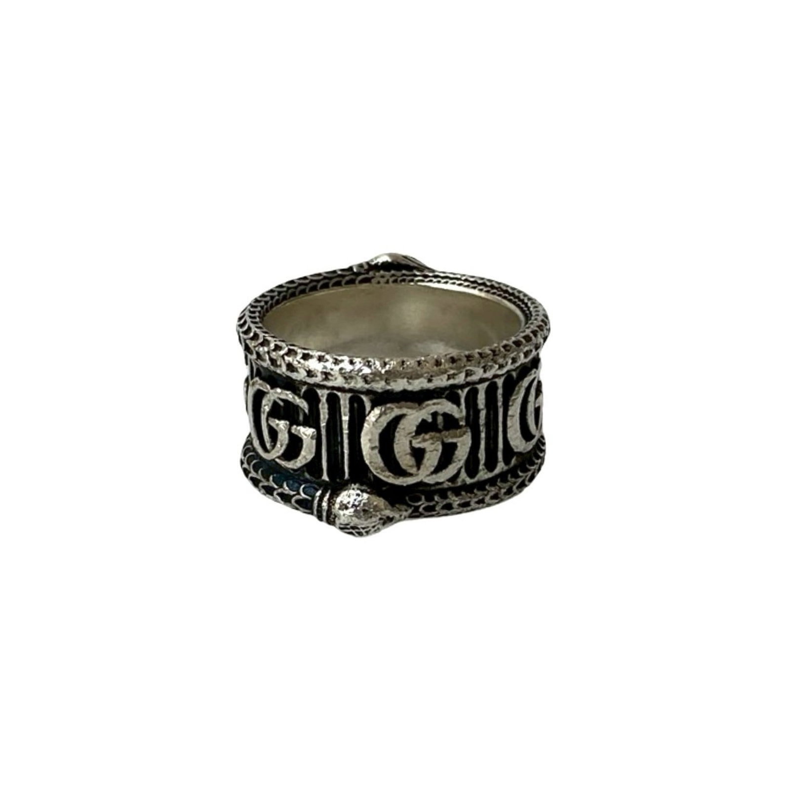 GUCCI Band Ring Silver 925: GUCCI Band Ring Silver 925 Silver 925 band ring from Gucci, a classic style with a touch of luxury. This men's band ring features a silver finish and a US size 10.5, with visible wear and scratches fr