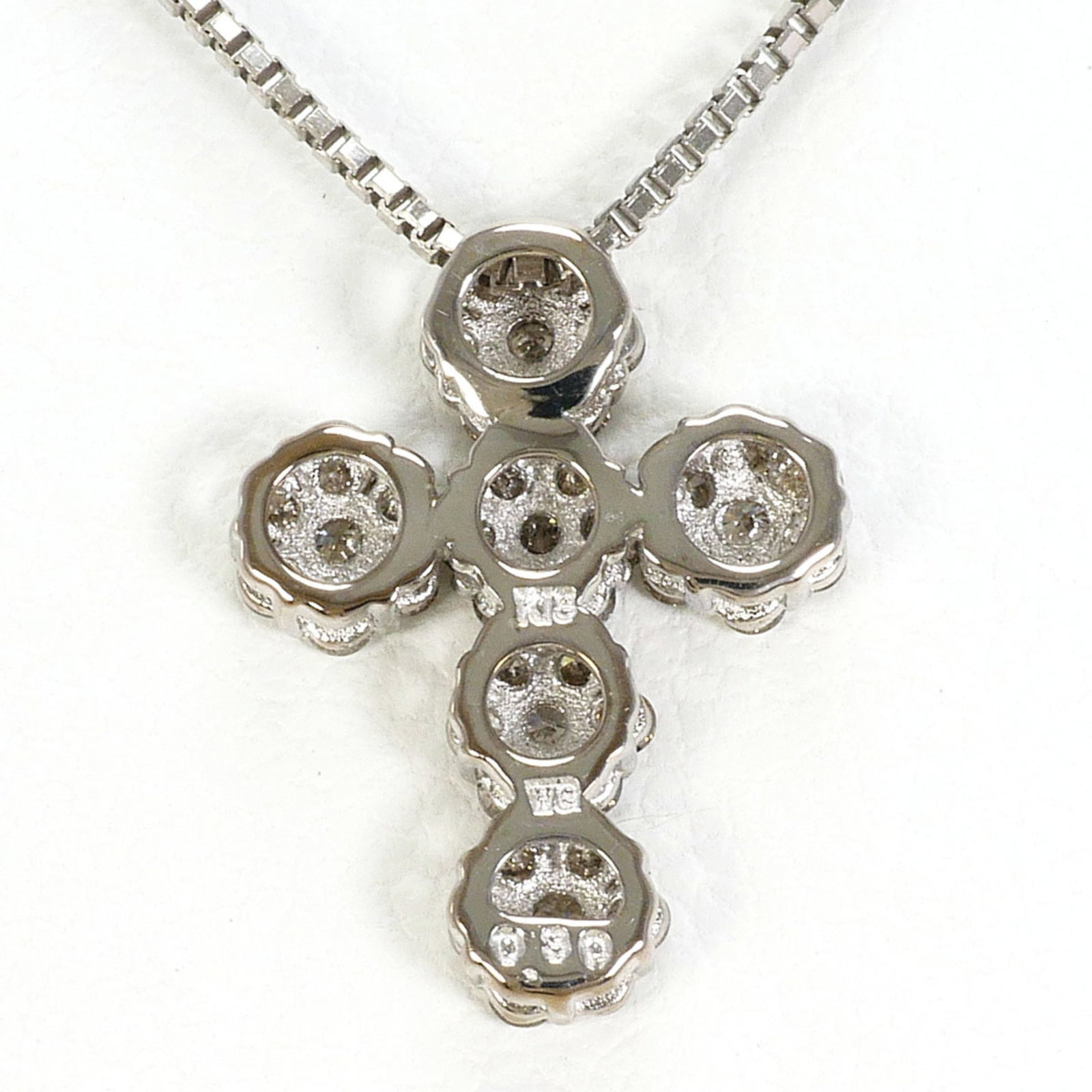 White Gold (18K) - 3