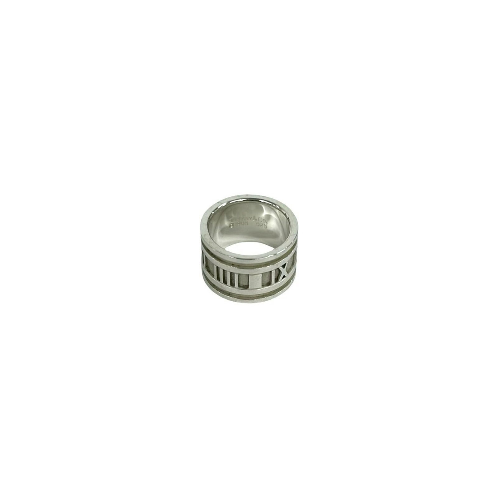 TIFFANY Band Ring Silver 925: TIFFANY Band Ring Silver 925 Silver 925 band ring from Tiffany, a classic design with visible wear and scratches, offering a unique, pre-owned piece. The ring is in good condition, with scuffs and