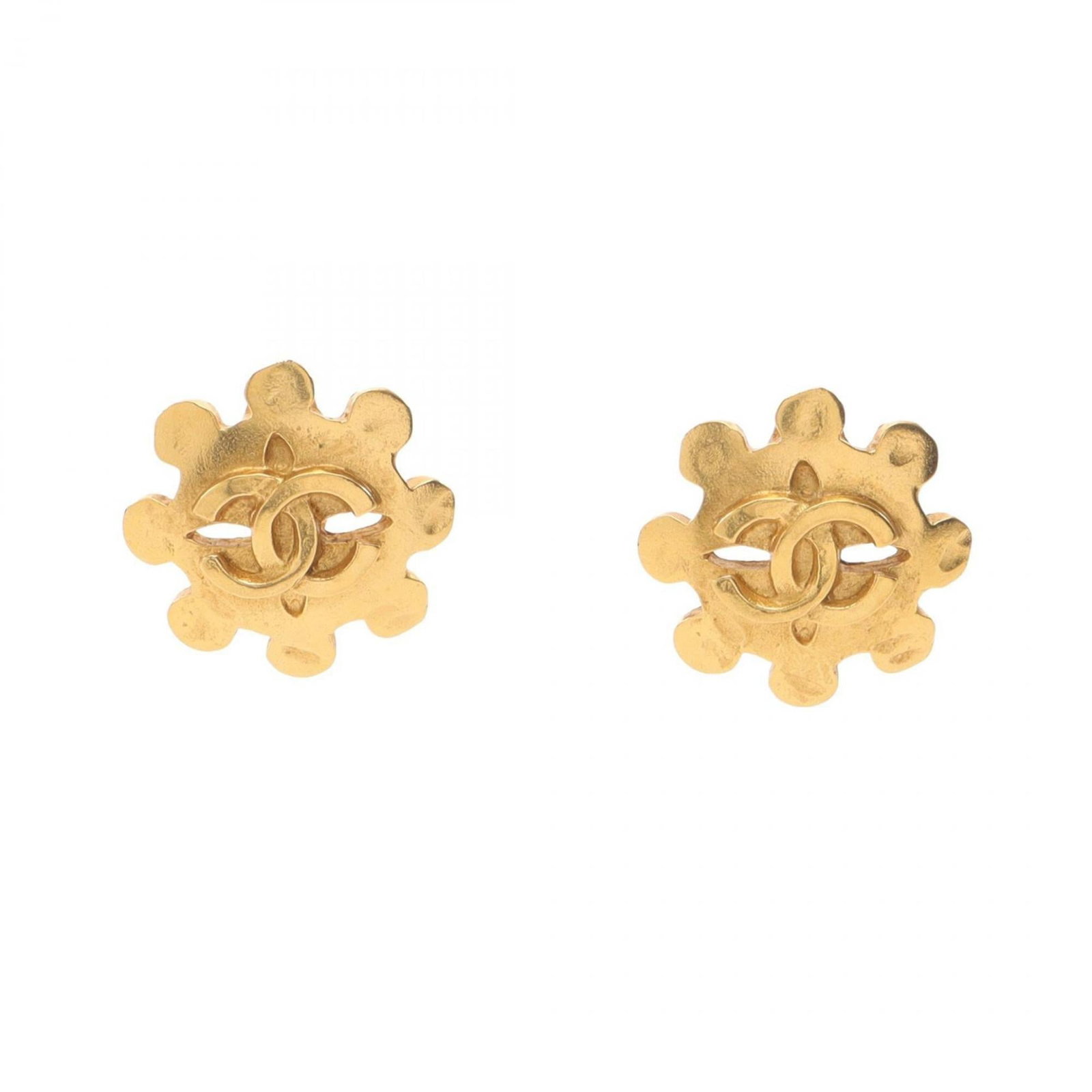 CHANEL Clip Earrings Gold Plating: CHANEL Clip Earrings Gold Plating Gold plating adds a touch of luxury to these sleek clip earrings from CHANEL, featuring a subtle gold finish that catches the light. Gently used with minor signs of