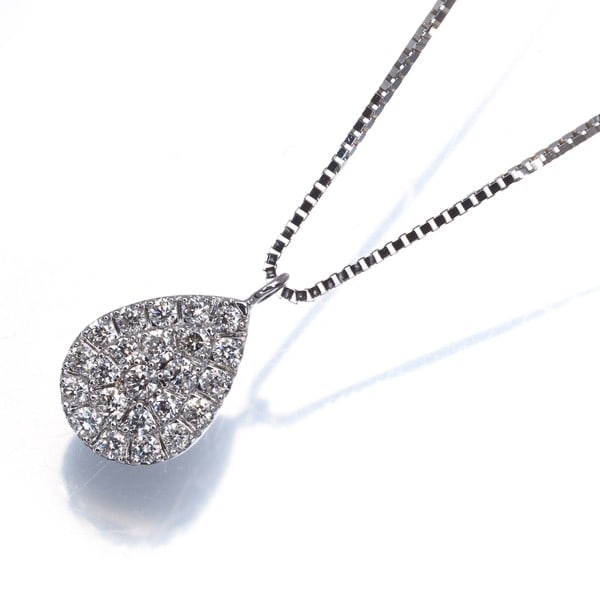 Diamond Teardrop Paved Necklace 18K 750 White Gold: Diamond Teardrop Paved Necklace 18K 750 White Gold 18k white gold teardrop pendant shines with a 0.2ct diamond, suspended from a 41cm chain. The delicate 13.0 x 7.8mm pendant is crafted from