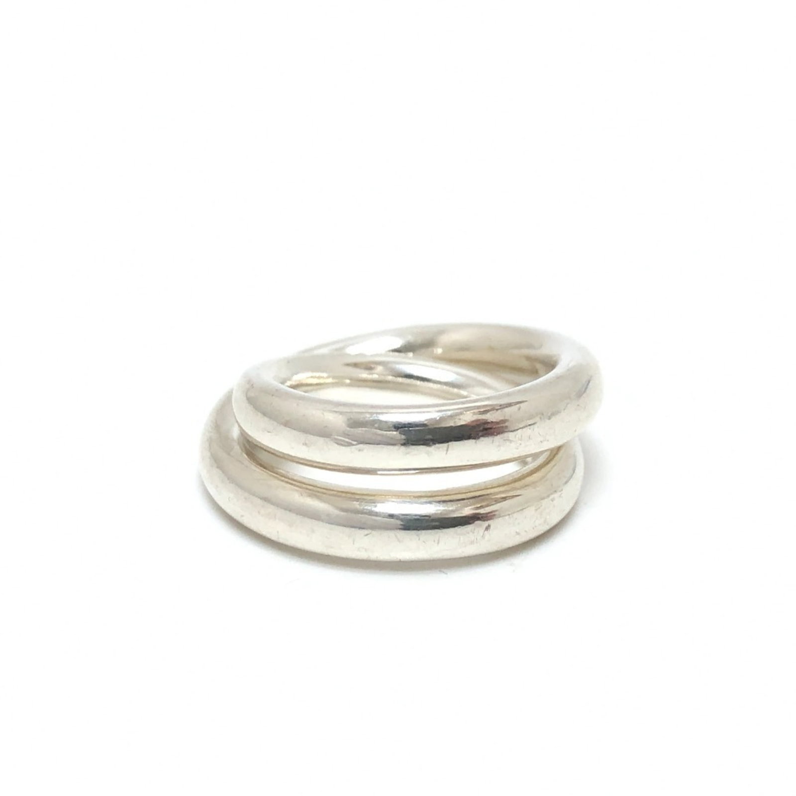 HERMES Band Ring Silver 925: HERMES Band Ring Silver 925 Silver 925 band ring from Hermes features a sleek design with a silver finish. The ring has a visible inner diameter of 50mm and weighs 15.8g, with scratches and scuffs