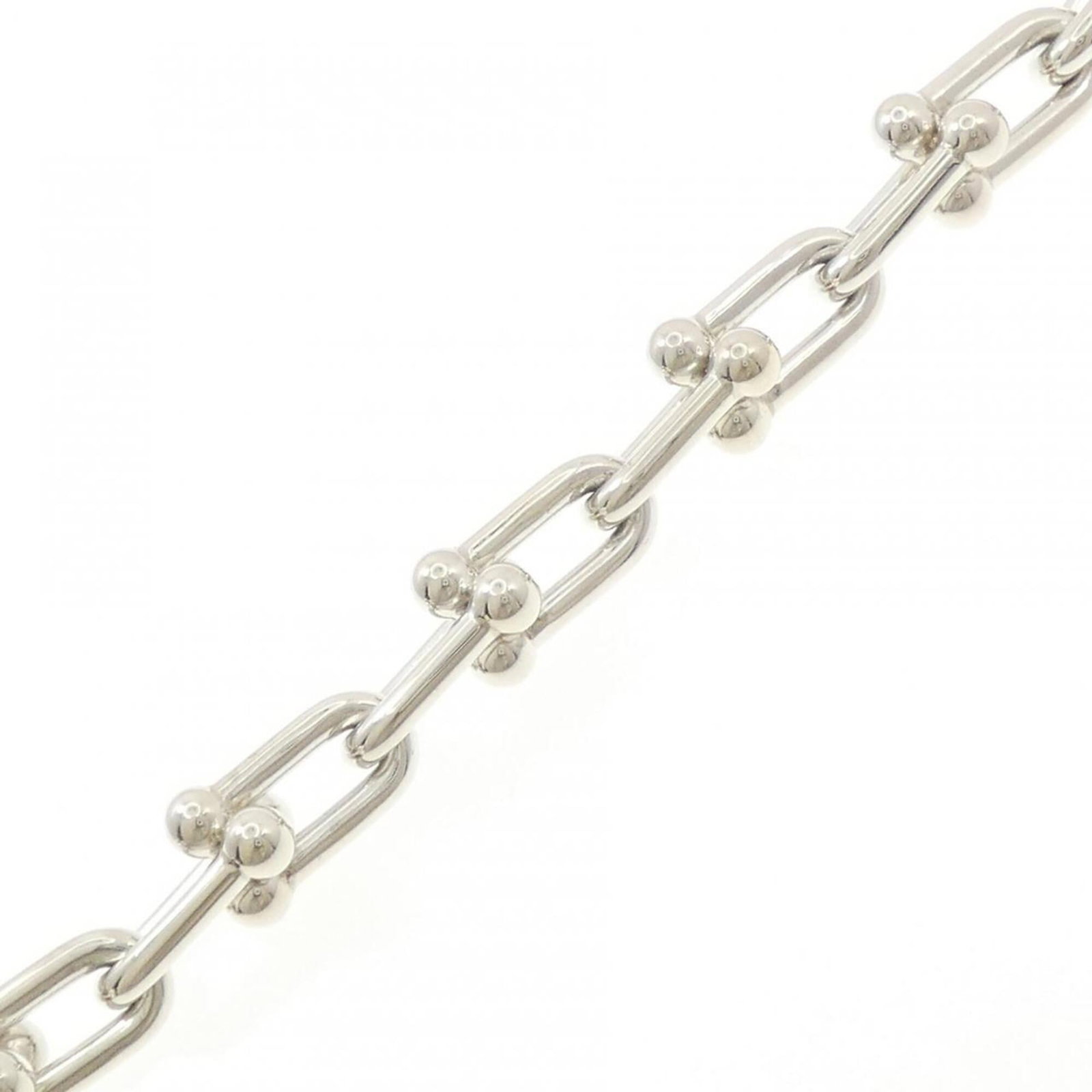 TIFFANY Charm Bracelet Silver 925: TIFFANY Charm Bracelet Silver 925 Silver 925 Charm bracelet from Tiffany, a timeless piece with a delicate charm design, crafted from high-quality sterling silver. Measuring 18cm in length, this 925