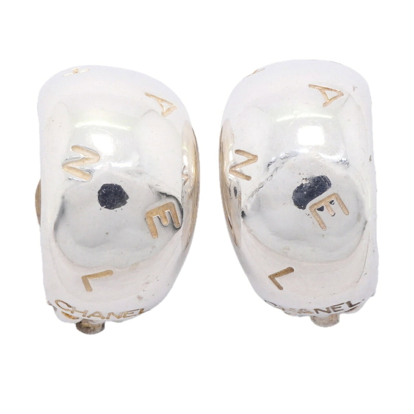 CHANEL Clip Earrings Silver 925: CHANEL Clip Earrings Silver 925 Silver 925 clip earrings from the iconic CHANEL brand, featuring a sleek and modern design. With visible scratches and scuffs, these earrings showcase a worn-in look