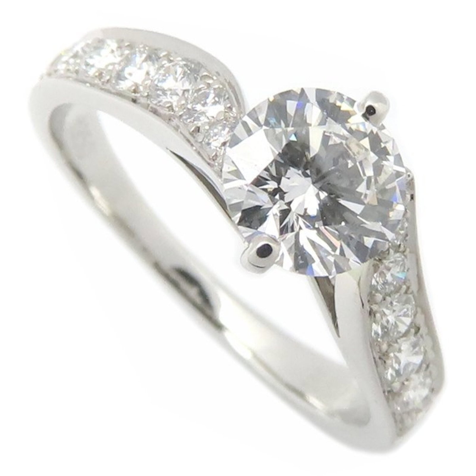 VAN CLEEF & ARPELS Band Ring Platinum 950: VAN CLEEF & ARPELS Band Ring Platinum 950 Platinum 950 band ring from Van Cleef & Arpels, featuring a sleek and sophisticated design. This Like New used ring boasts excellent condition with no