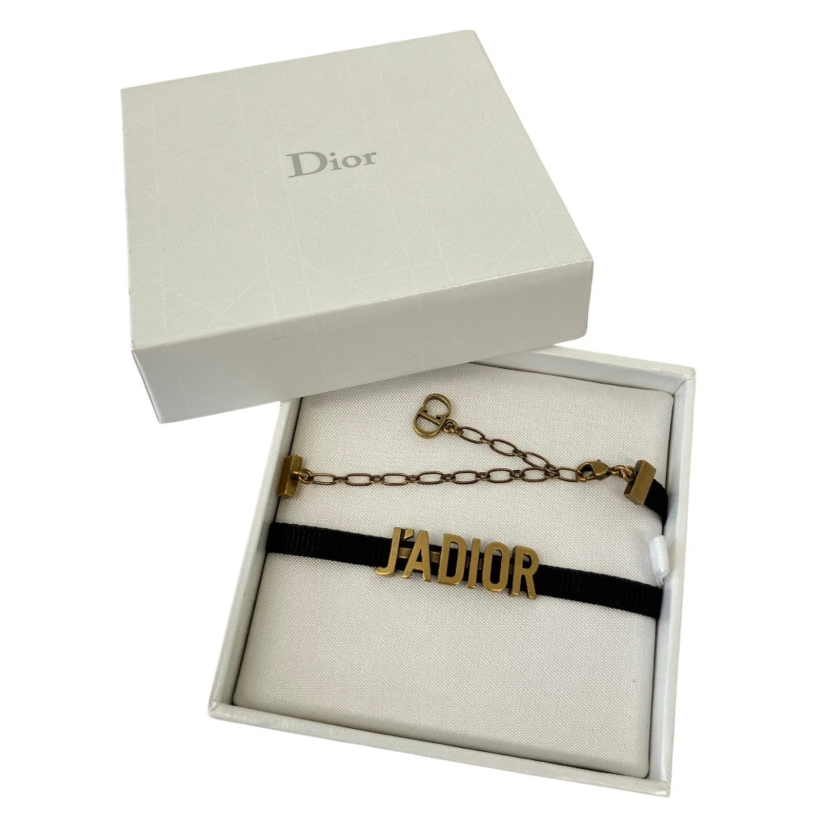CHRISTIAN DIOR Gold: CHRISTIAN DIOR Gold Gold Choker Necklace from Christian Dior, weighing 5.2g, features a 29.5-37cm adjustable neck circumference, and bears a gold color. This like-new used necklace has no visible wear