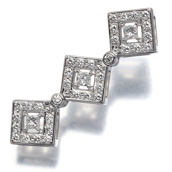 Tasaki Pendant Diamond 0.61Ct Square 2Way 18K 750 White Gold: Tasaki Pendant Diamond 0.61Ct Square 2Way 18K 750 White Gold Tasaki Pendant Diamond 0.61Ct Square 2Way 18K 750 White Gold - A stunning 18k white gold pendant featuring a natural 0.61ct square-cut diam