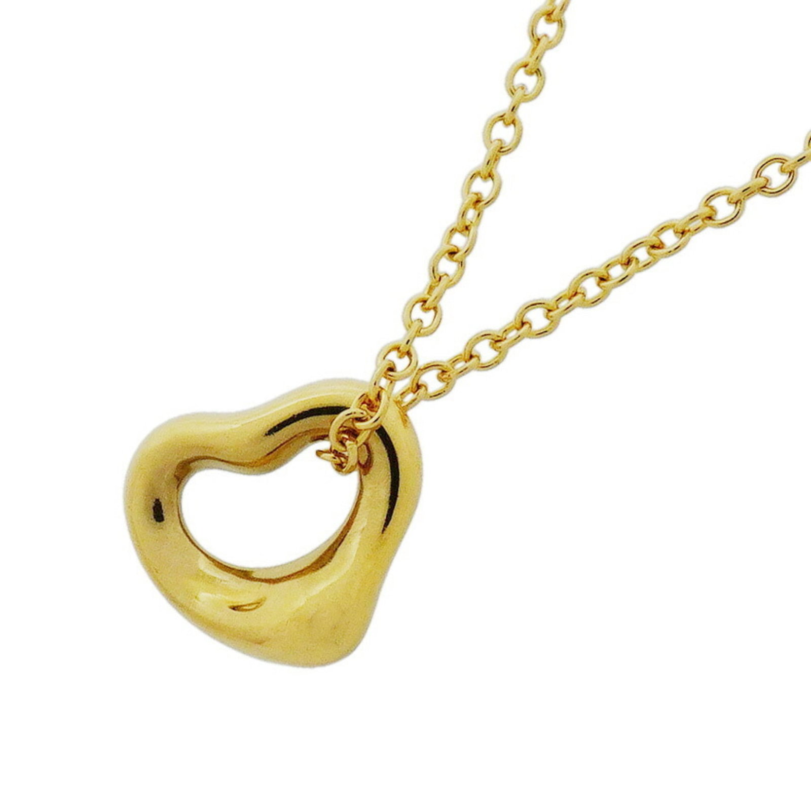 TIFFANY Yellow Gold (18K): TIFFANY Yellow Gold (18K) Yellow gold (18K) Tiffany Necklace in Good Condition. This 41cm necklace features a 6.4mm x 6.9mm pendant made from 18K yellow gold, bearing a signature. With visible scratch