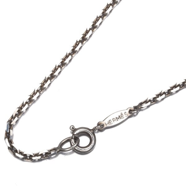 Hermes Chain Necklace 50Cm 925 Sterling Silver: Hermes Chain Necklace 50Cm 925 Sterling Silver Sterling silver chain necklace with a 50cm length, 2.3mm width, and 4.0mm clasp width, crafted from 925 metal. This elegant chain necklace is made from