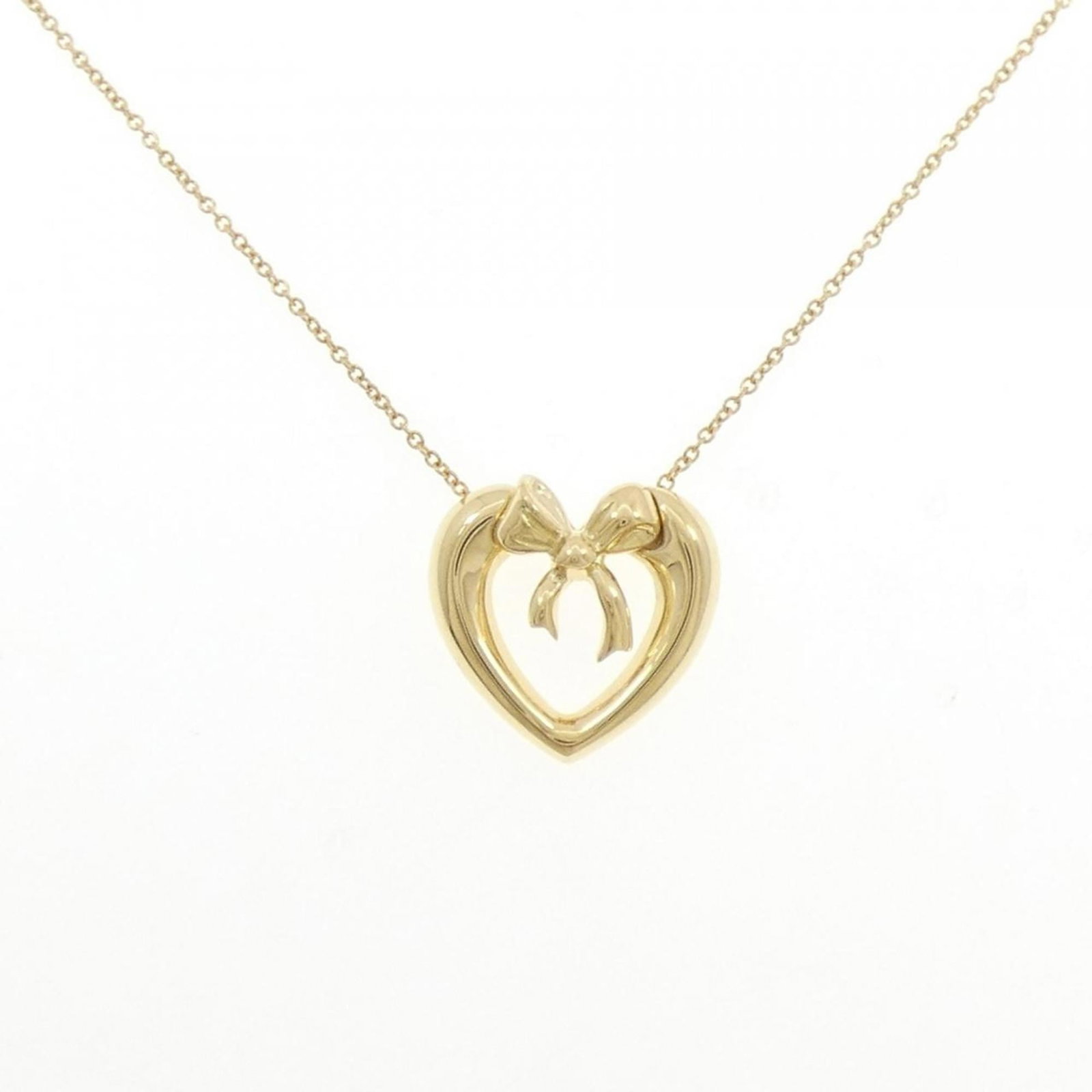 TIFFANY Yellow Gold (18K): TIFFANY Yellow Gold (18K) Yellow gold (18K) necklace pendant from Tiffany, featuring a 17.4mm x 17.8mm pendant with a 43 cm / 16.92'' neck circumference, made from high-quality yellow gold. In