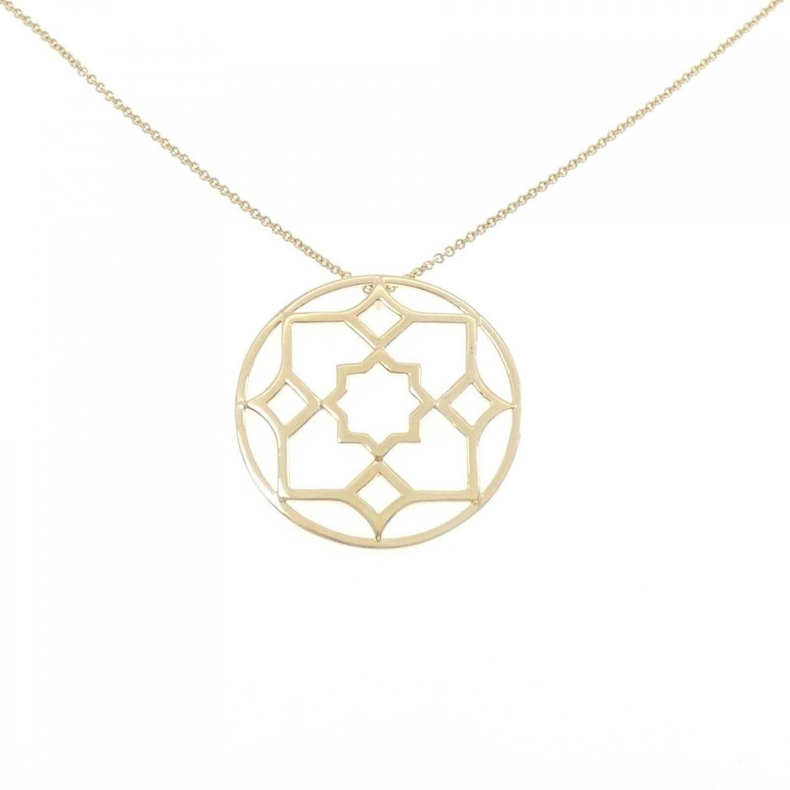 TIFFANY Yellow Gold (18K): TIFFANY Yellow Gold (18K) Yellow gold pendant in 18K Tiffany necklace, featuring a 39.4mm x 39.2mm pendant with a 61 cm / 24.01'' adjustable neck circumference. This like new used pendant boasts