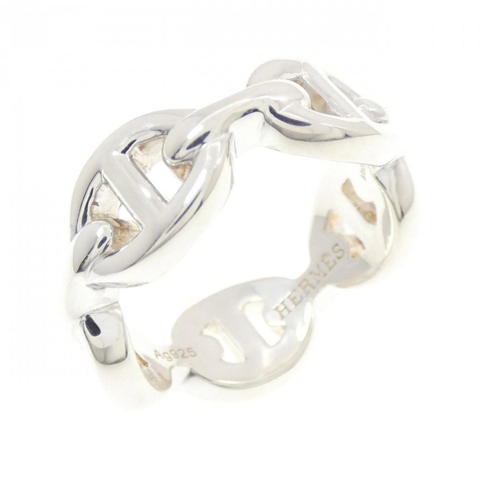 HERMES Band Ring Silver 925: HERMES Band Ring Silver 925 Silver 925 band ring from Hermes, featuring a classic design that adds a touch of elegance to any outfit. This gently used ring has minor signs of wear and small