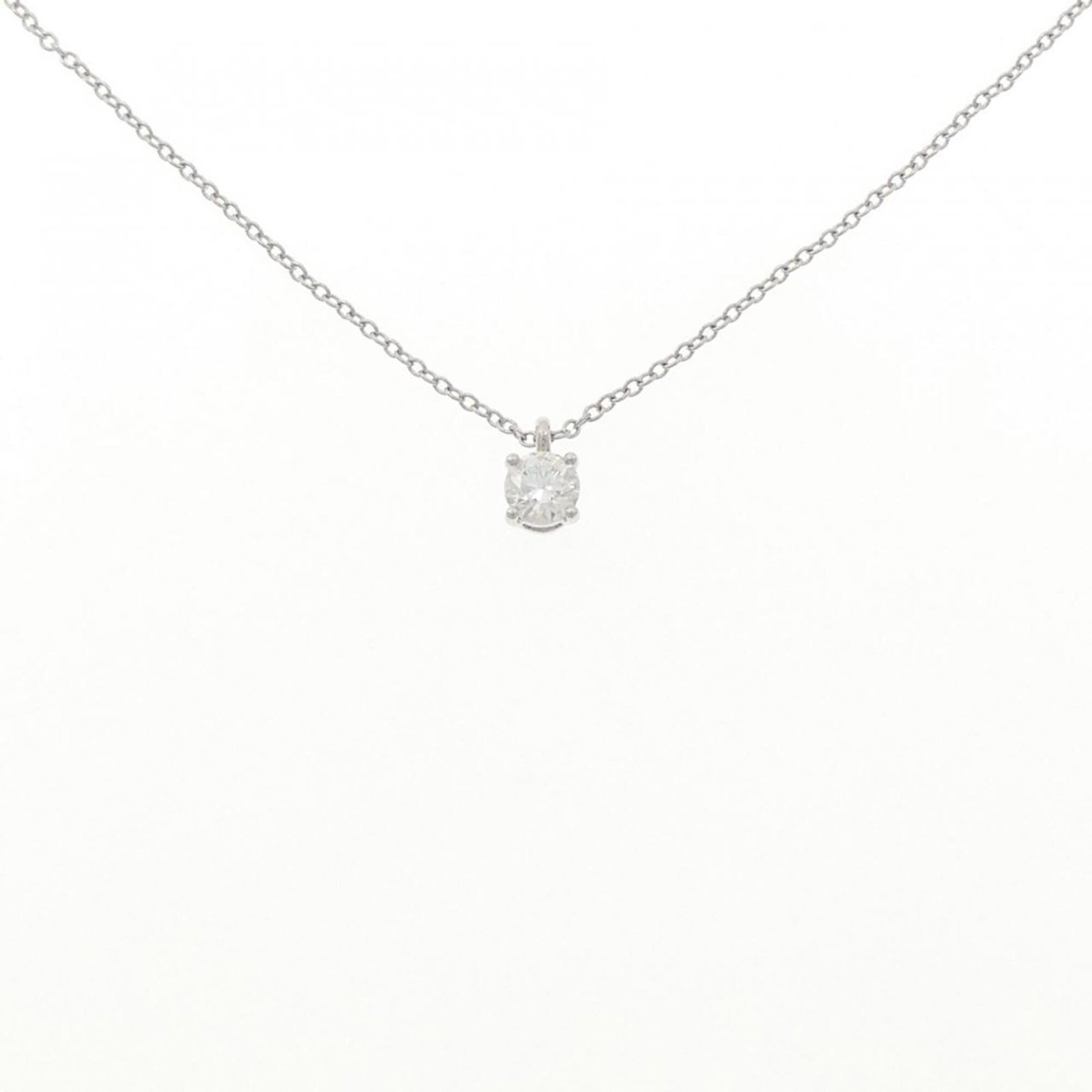 TIFFANY Platinum 950: TIFFANY Platinum 950 Tiffany MPN 60017890 Platinum 950 Necklace is a stunning piece featuring a 6.4mm x 4.1mm diamond pendant suspended from a 42 cm platinum chain. The necklace boasts a sleek design 