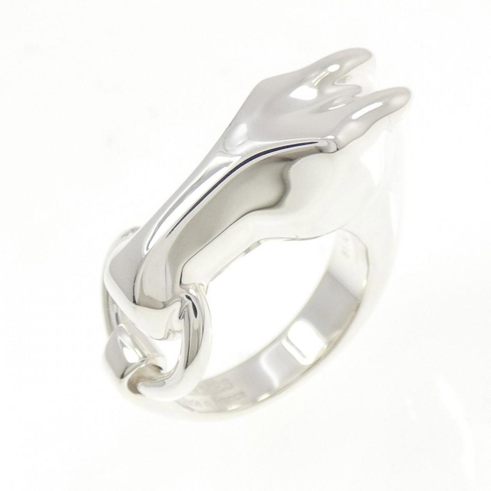 HERMES Band Ring Silver 925: HERMES Band Ring Silver 925 The Hermes Band Ring Silver 925 is a stylish and elegant accessory made from high-quality silver 925. This gently used band ring features a subtle design and minor signs