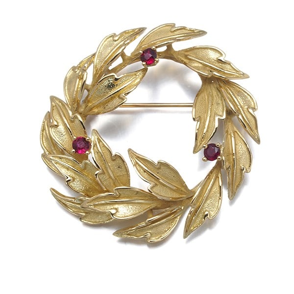 Tiffany&Co. Brooch Ruby Leaf Wreath 18K 750 Yellow Rose Gold: Tiffany&Co. Brooch Ruby Leaf Wreath 18K 750 Yellow Rose Gold Tiffany&Co.'s 18K yellow and rose gold brooch features a stunning ruby leaf wreath design, showcasing a natural ruby stone of unmarked