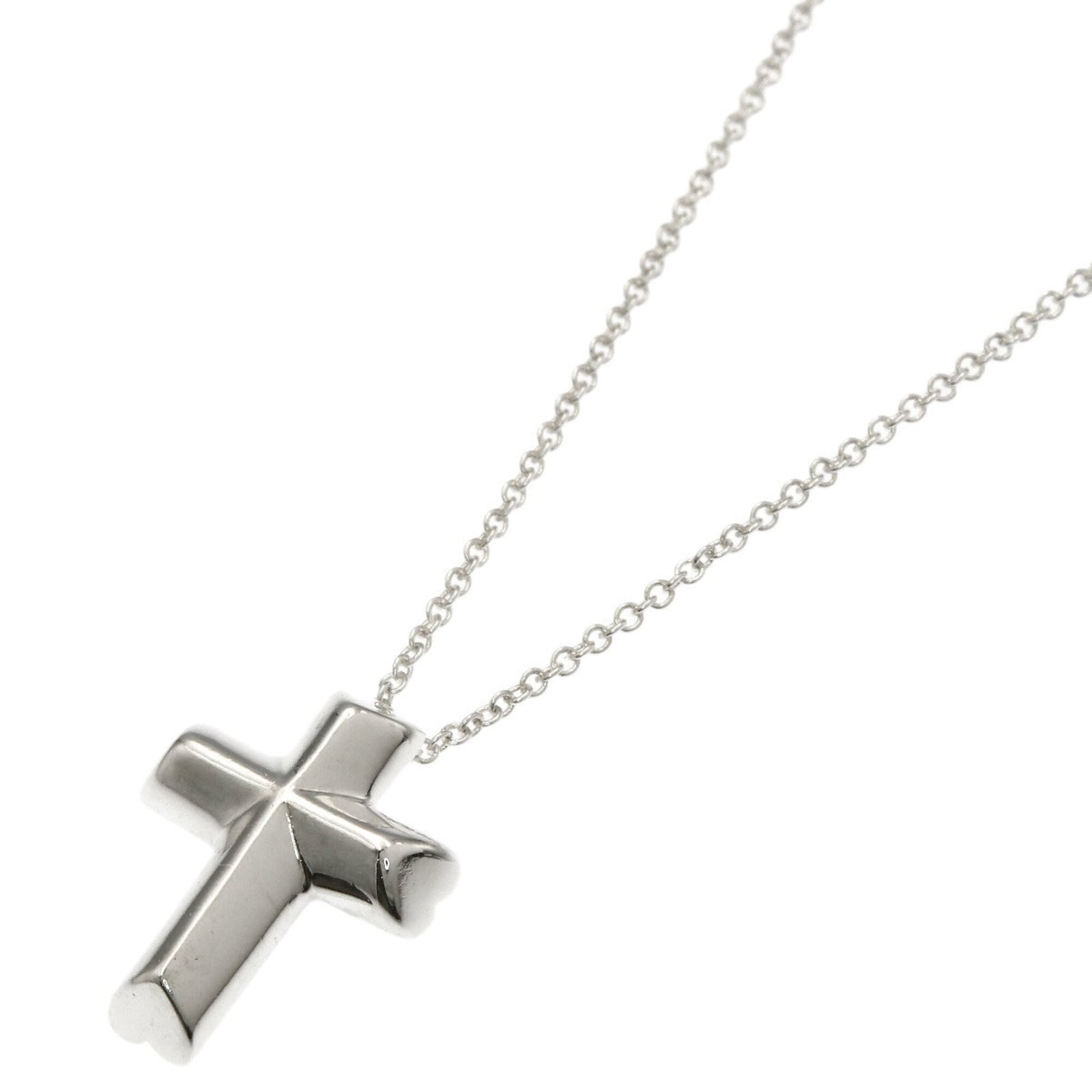 TIFFANY Silver Necklace: TIFFANY Silver Necklace Silver necklace from Tiffany with a 41 cm circumference, featuring a 15.9mm x 12.6mm pendant, gently used with minor signs of wear. The necklace is made of high-quality silver