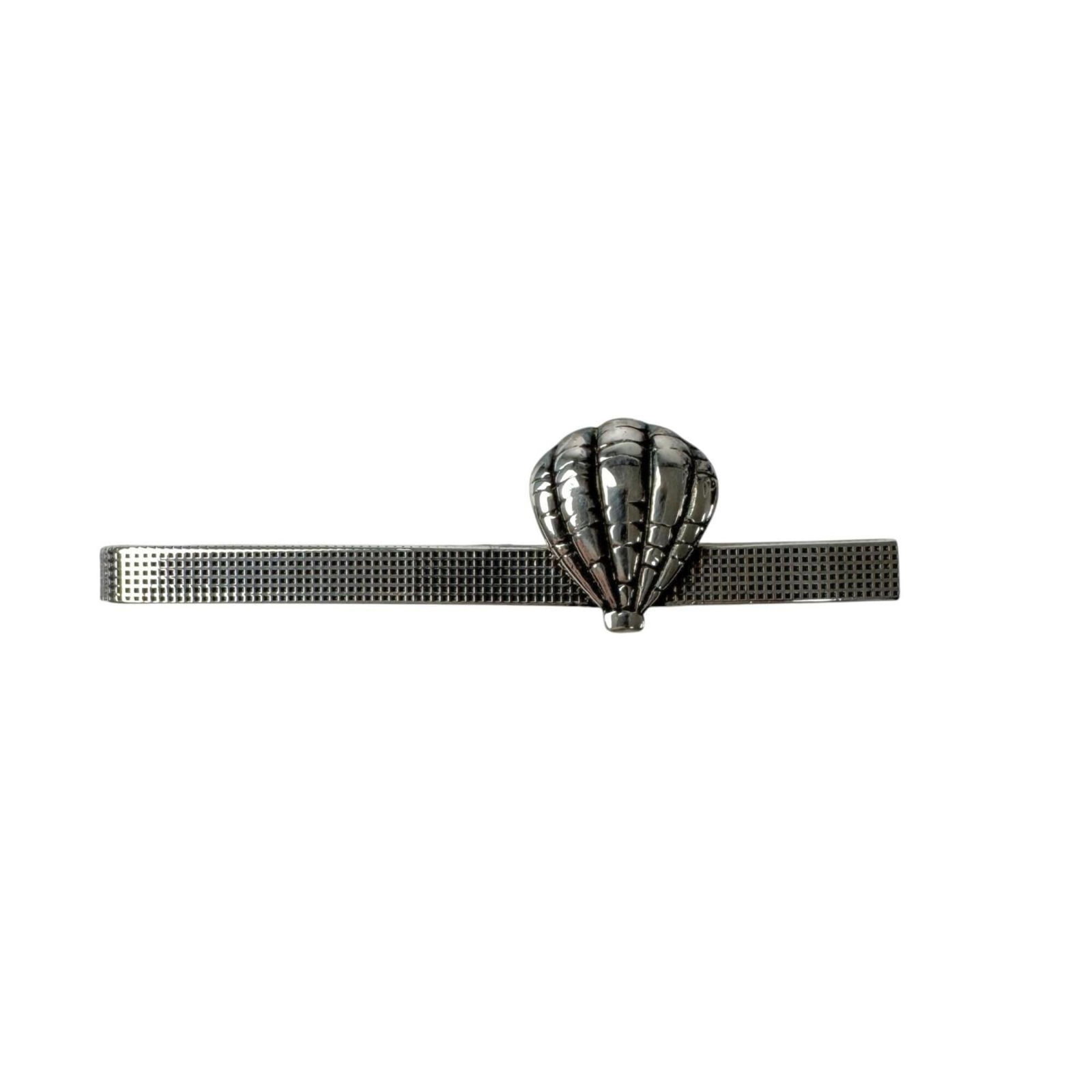 HERMES Tie Pin Silver 925: HERMES Tie Pin Silver 925 Silver 925 Tie Pin from Hermes, featuring a subtle sheen and minor signs of wear, with small scratches or light marks present. Gently used in very good condition, this tie