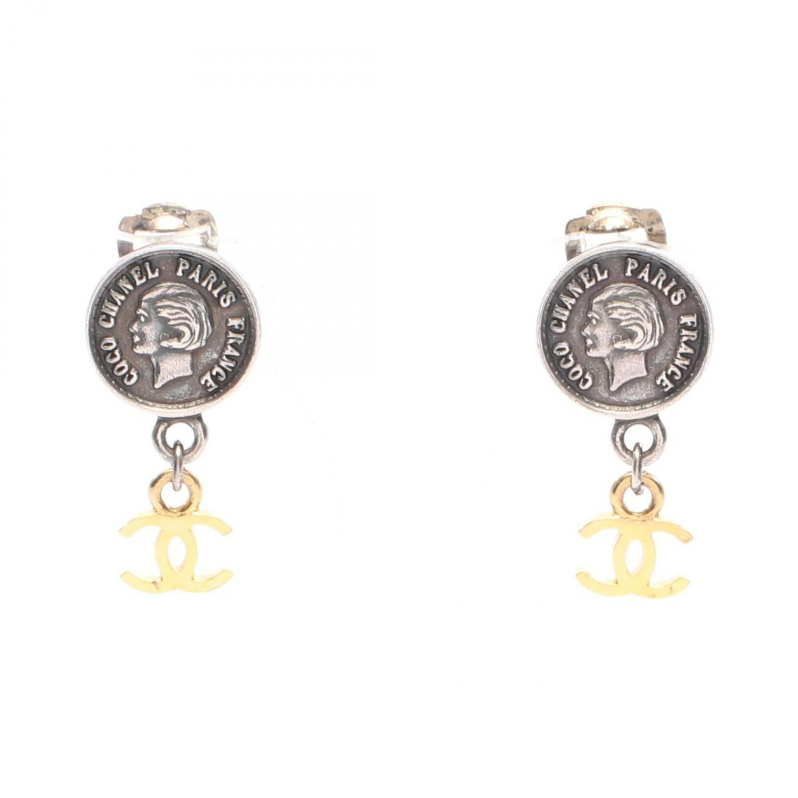 CHANEL Clip Earrings Gold Plating Stainless Steel: CHANEL Clip Earrings Gold Plating Stainless Steel Gold plating and stainless steel construction give these Chanel clip earrings a sleek, modern look. With a subtle gold finish and a durable stainless