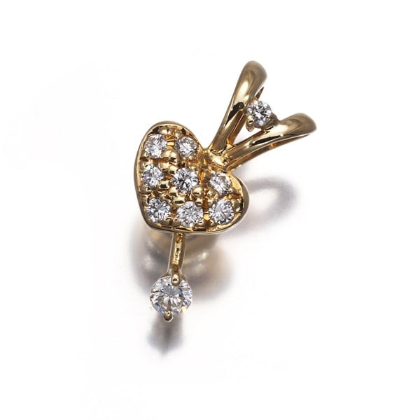 Hco Pendant Diamond 0.17Ct Paved Heart Swing Drop 18K 750 Yellow Gold: Hco Pendant Diamond 0.17Ct Paved Heart Swing Drop 18K 750 Yellow Gold Yellow gold pendant featuring a 0.17ct pave diamond heart design, showcasing a delicate swing drop. The 18k gold construction