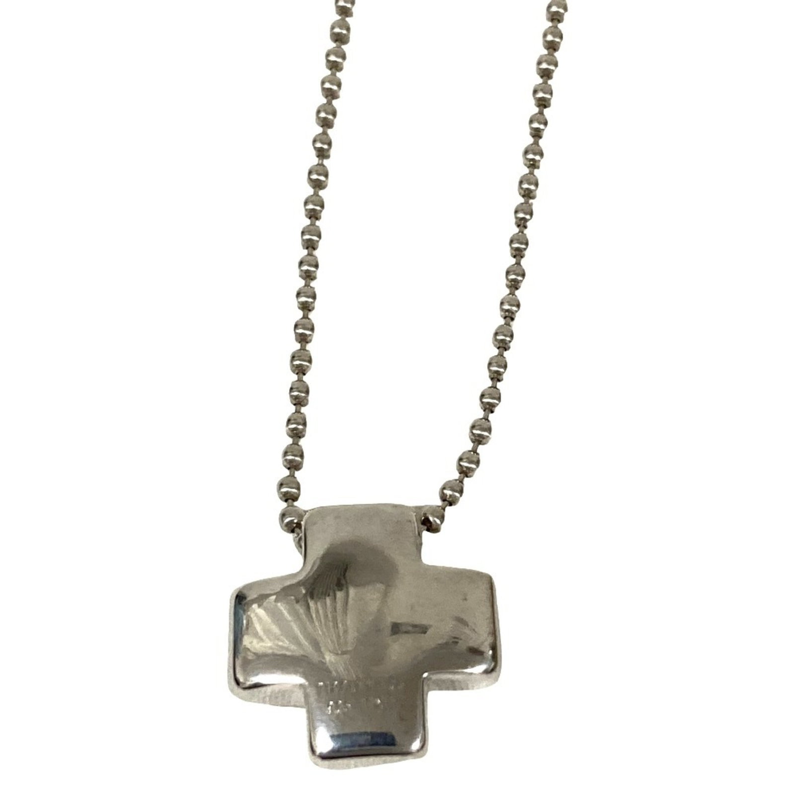 TIFFANY Silver 925: TIFFANY Silver 925 Silver 925 Tiffany Necklace. This sterling silver necklace features a 15mm x 15mm pendant and a 40cm chain, perfect for adding a touch of elegance to any outfit. In excellent